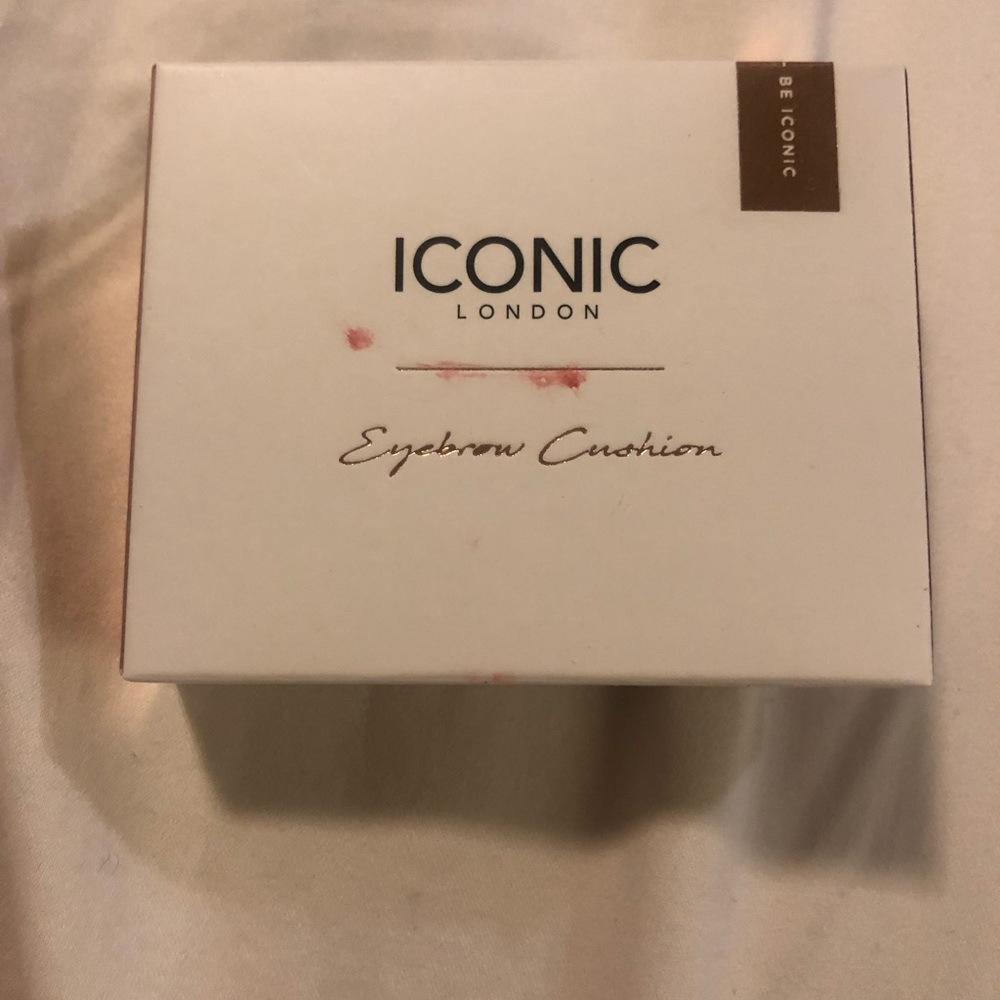 Iconic London eyebrow cushion in shade medium.